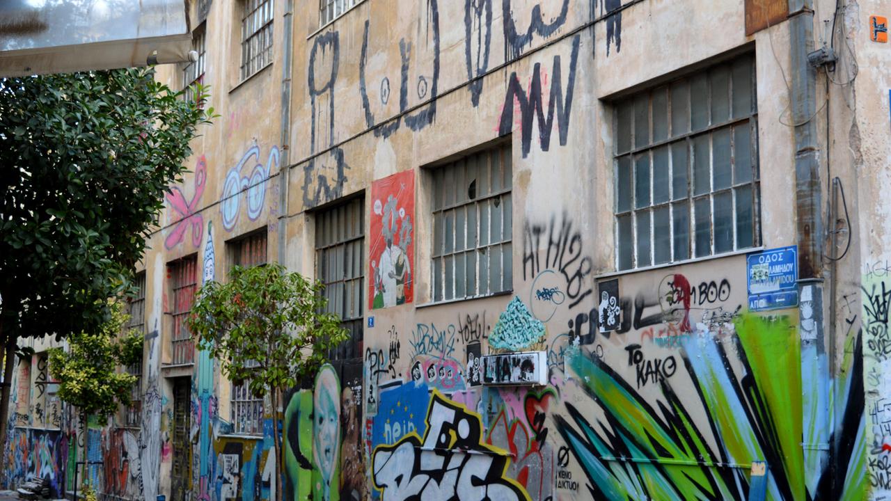 Bunt gemalt: das Embros-Theater in Athen Bunt gemalt: das Embros-Theater in Athen
