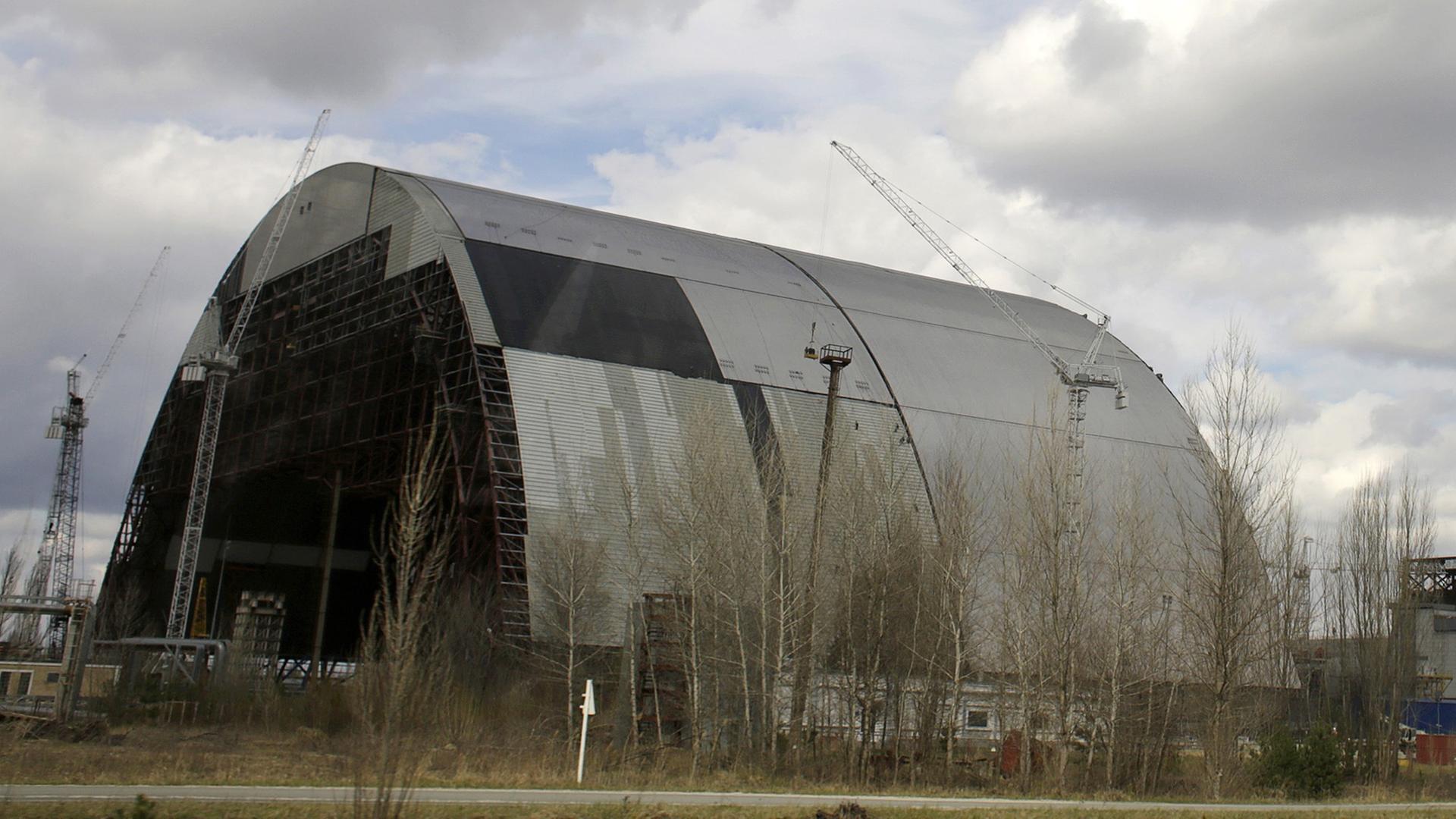 Die neue Schutzhülle für den Atomreaktor von Tschernobyl. Sie soll 2017 fertiggestellt werden. Die neue Schutzhülle für den Atomreaktor von Tschernobyl. Sie soll 2017 fertiggestellt werden.