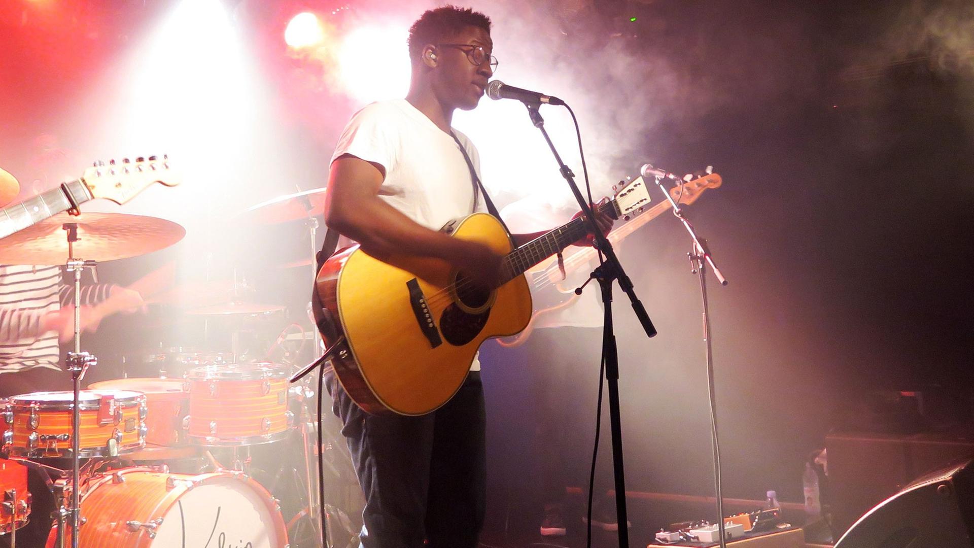 Der Musiker Kelvin Jones in Berlin Der Musiker Kelvin Jones in Berlin