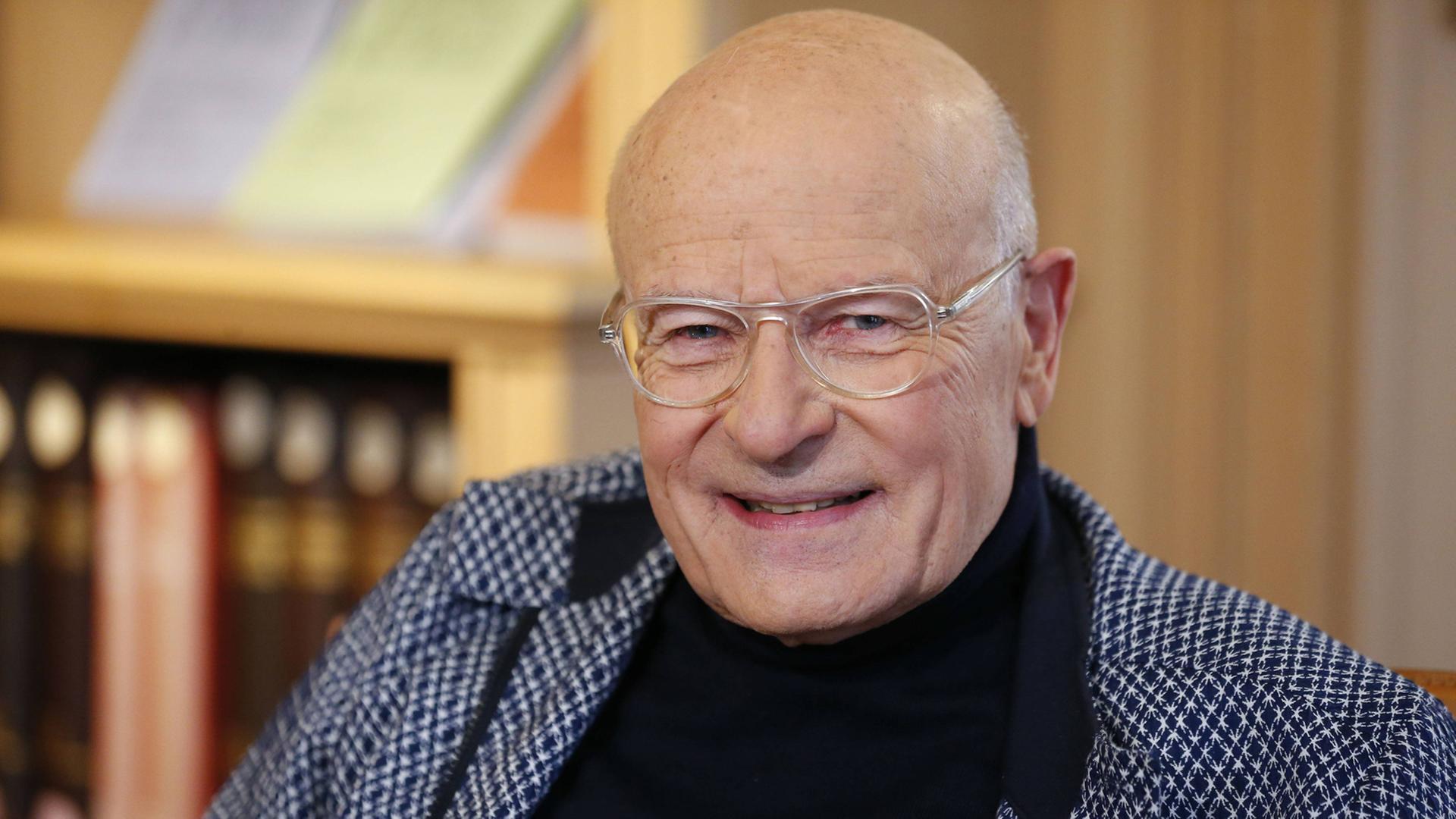 Der Regisseur Volker Schlöndorff in seinem Haus in Potsdam Der Regisseur Volker Schlöndorff in seinem Haus in Potsdam