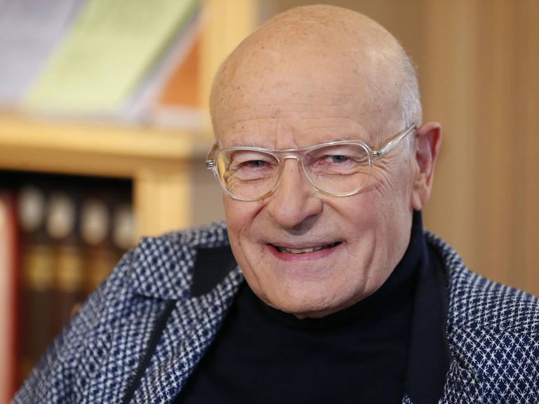 Der Regisseur Volker Schlöndorff in seinem Haus in Potsdam