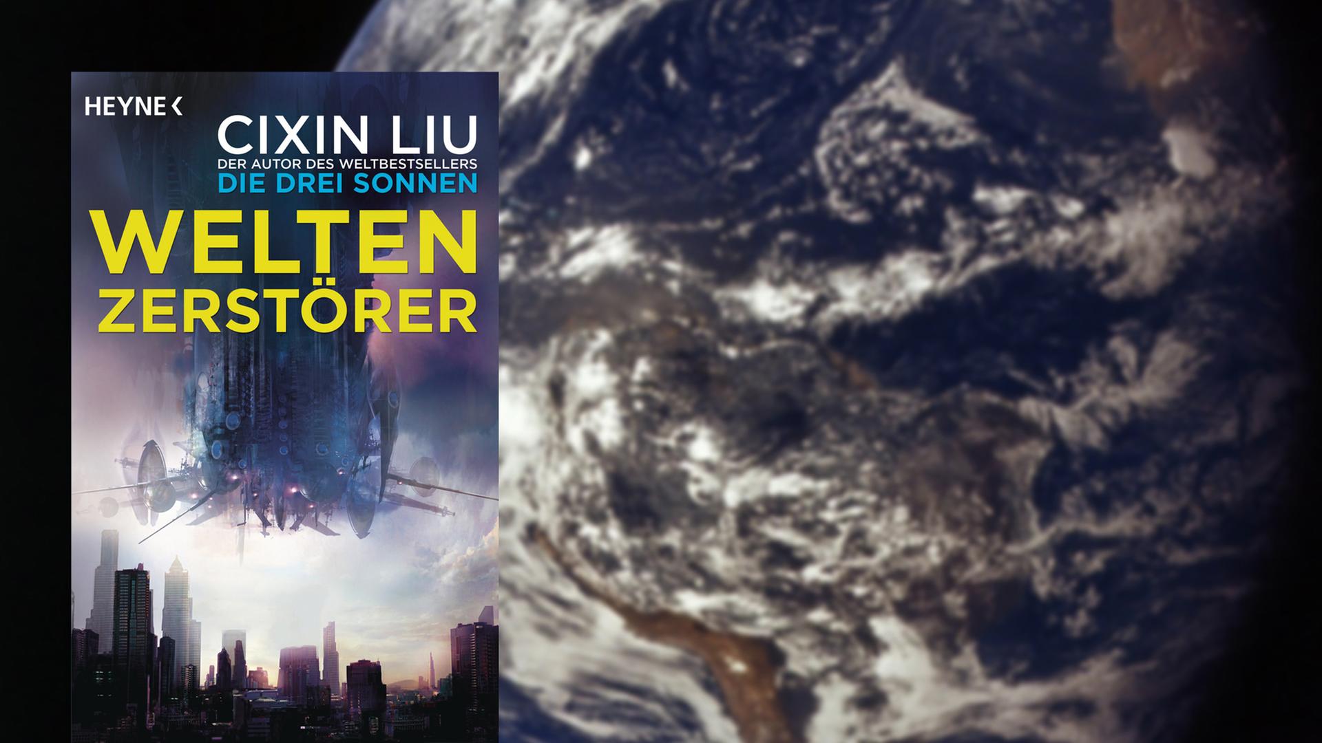 Cover von Cixin Lius Novelle "Weltenzerstörer", im Hintergrund die Erde, gesehen aus dem Weltall Cover von Cixin Lius Novelle "Weltenzerstörer", im Hintergrund die Erde, gesehen aus dem Weltall