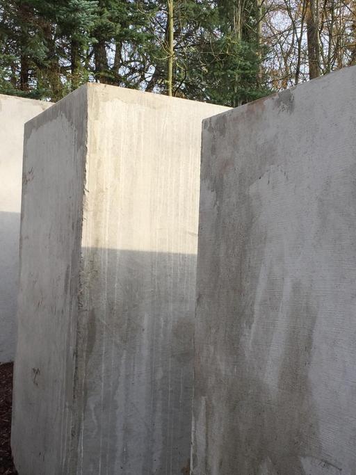Nicht aus Beton, sondern zusammengezimmert: Der Nachbau des Holocaust-Mahnmals des Zentrums für Politische Schönheit.