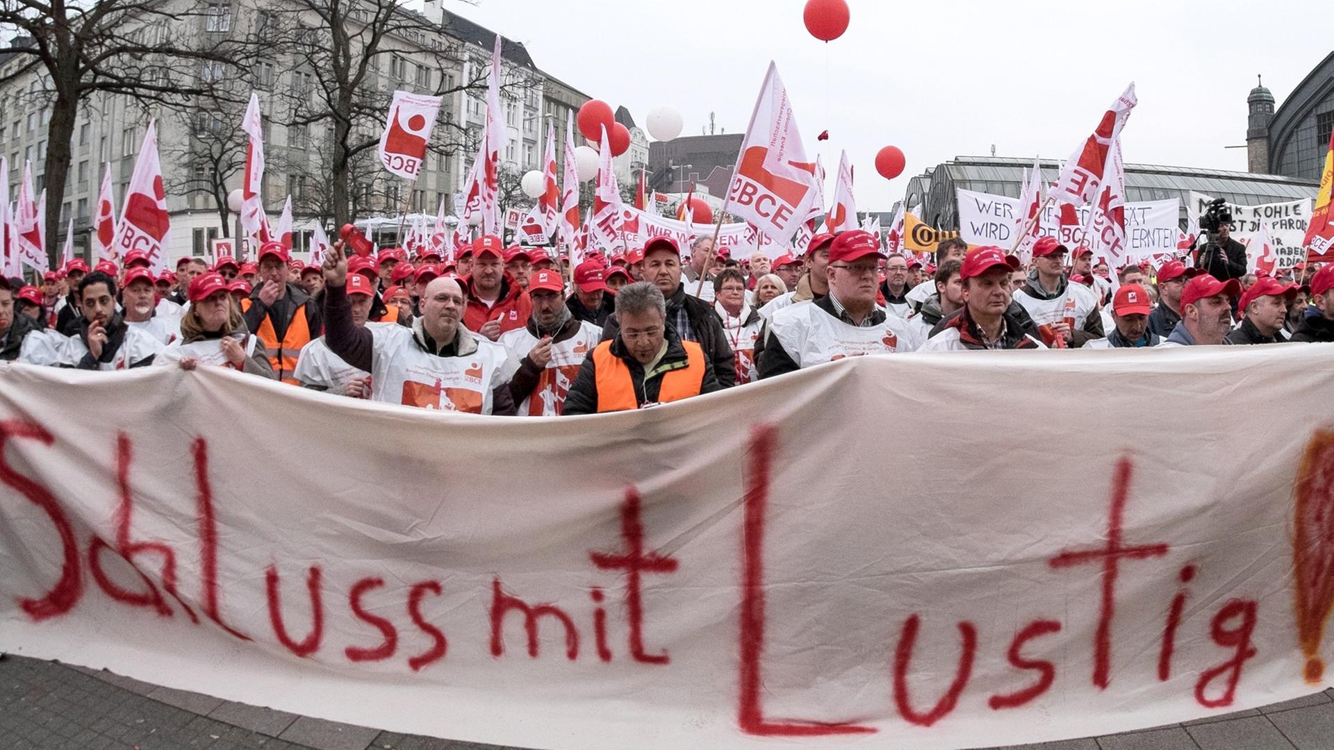 12 Jahre IG BCE - Der Lange Marsch Der Braven | Deutschlandfunk.de