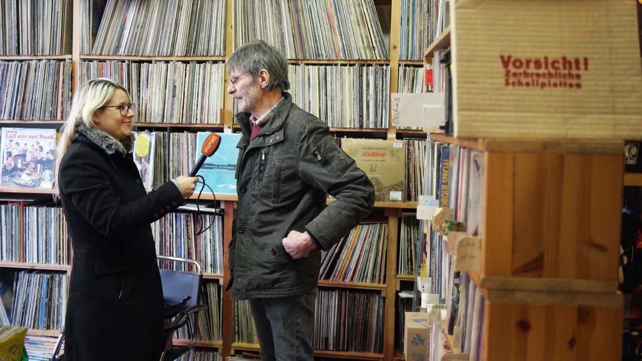 Sabine Demmer im Gespräch bei "Platten Pedro" Sabine Demmer im Gespräch bei "Platten Pedro"