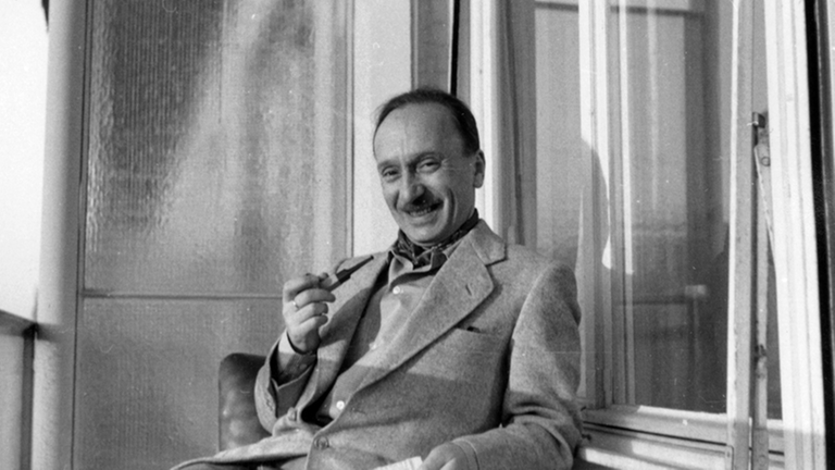 Der Komponist Roman Palester auf dem Balkon seiner Münchner Wohnung in den 1960er Jahren Der Komponist Roman Palester auf dem Balkon seiner Münchner Wohnung in den 1960er Jahren