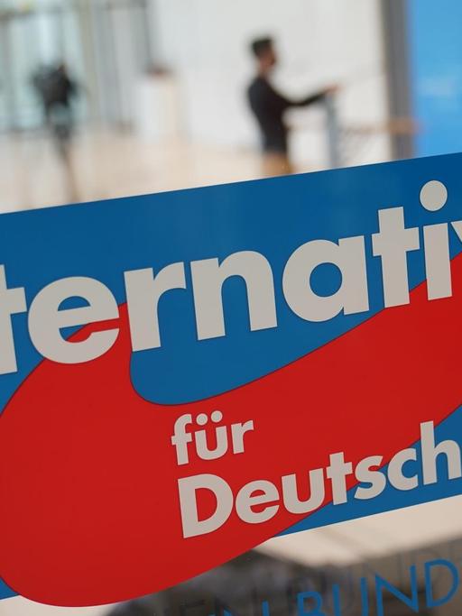 Das Foto zeigt ein Schild von der AfD.