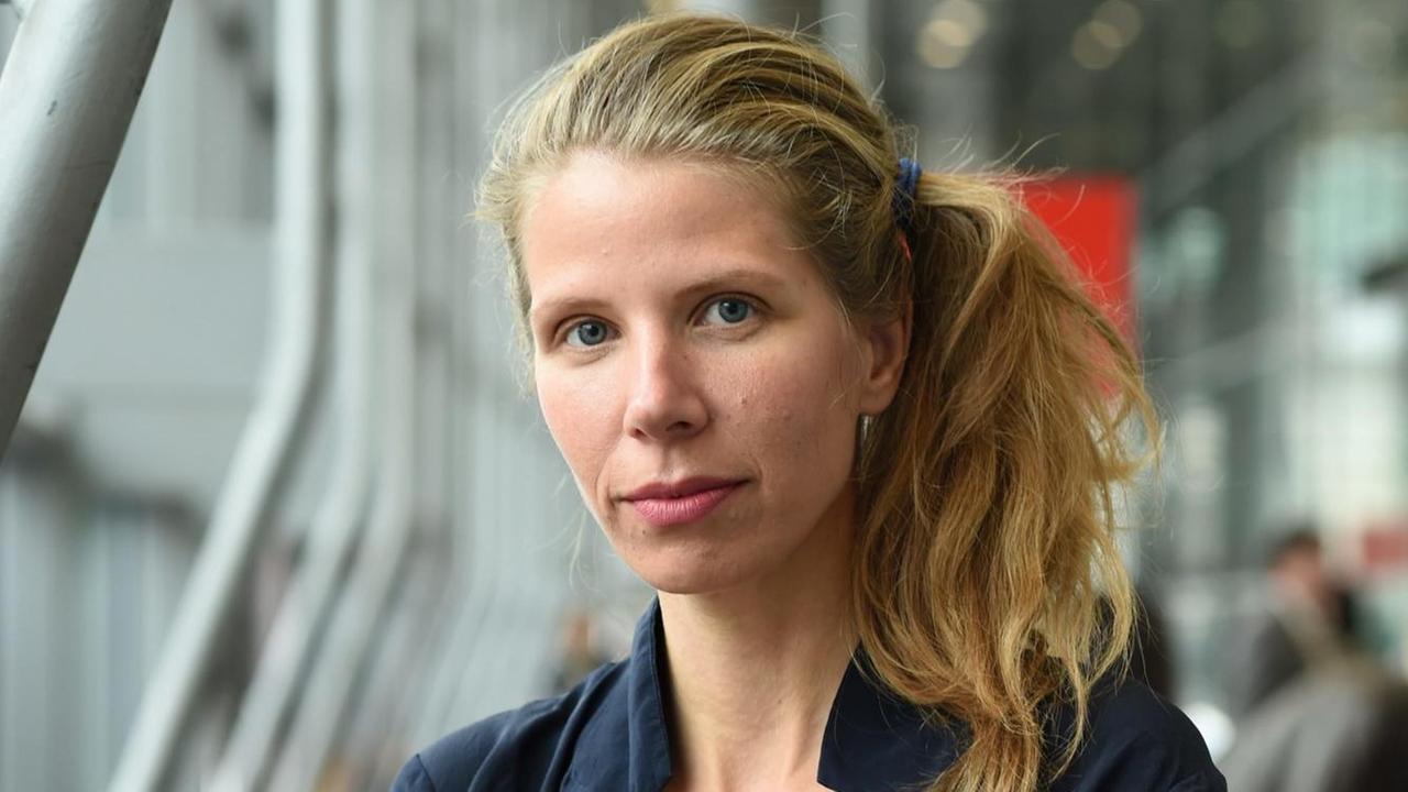 Greta Taubert, aufgenommen im Oktober 2016, auf der 68. Frankfurter Buchmesse, in Frankfurt/Main Greta Taubert, aufgenommen im Oktober 2016, auf der 68. Frankfurter Buchmesse, in Frankfurt/Main