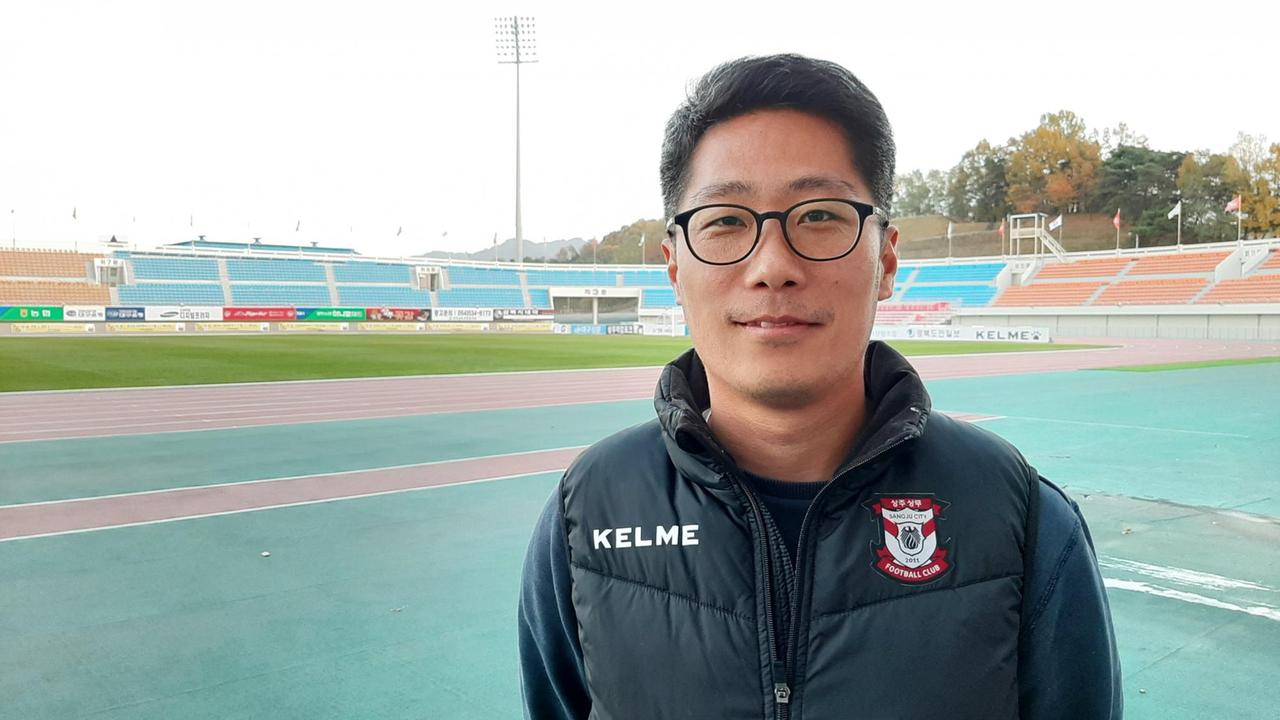 Kang Jiwoong, Klubmanager Sangju Sangmu FC.