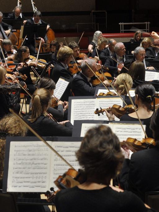 Das Bild zeigt das Rotterdams Philharmonisch Orkest mit Yannick Nézet-Séguin. Das Konzert findet am 18. September statt.
