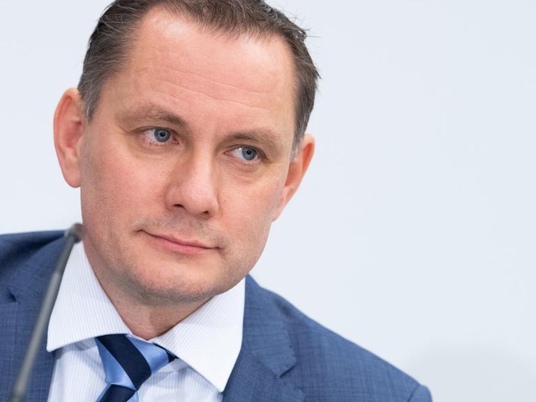 AfD-Co-Parteichef Tino Chrupalla am 30. November 2019 in Niedersachsen beim AfD-Parteitag