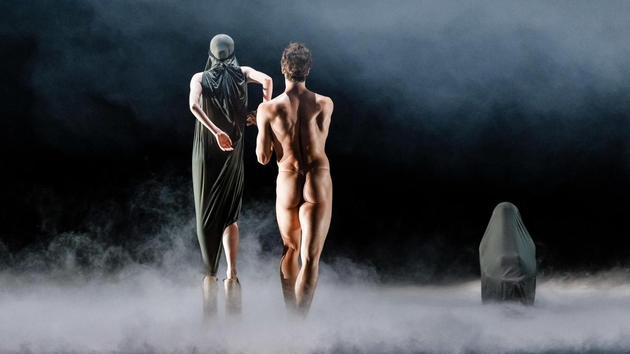 Olivia Betteridge und Florian Pohl im Duett. Olivia Betteridge und Florian Pohl im Duett.