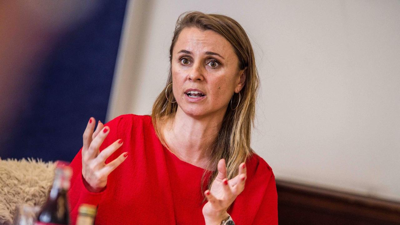 Porträt von Jagoda Marinić, deutsch-kroatische Schriftstellerin, Theaterautorin und Journalistin, aufgenommen 2019 Porträt von Jagoda Marinić, deutsch-kroatische Schriftstellerin, Theaterautorin und Journalistin, aufgenommen 2019
