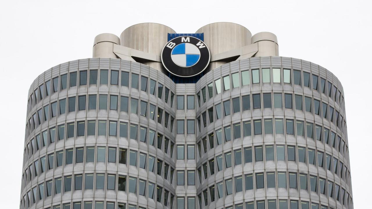 BMW (Bayerische Motoren Werke) als Hauptmarke der BMW Group ist ein deutscher Automobilhersteller mit Sitz seiner Konzernzentrale in München. (Symbolbild, Themenbild) München, 11.10.2020 BMW (Bayerische Motoren Werke) als Hauptmarke der BMW Group ist ein deutscher Automobilhersteller mit Sitz seiner Konzernzentrale in München. (Symbolbild, Themenbild) München, 11.10.2020