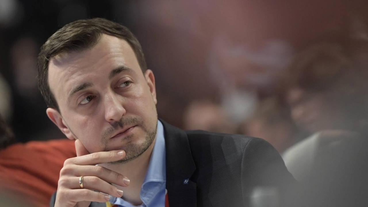 Ziemiak als Zuhörer auf dem Parteitag in Hamburg Ziemiak als Zuhörer auf dem Parteitag in Hamburg