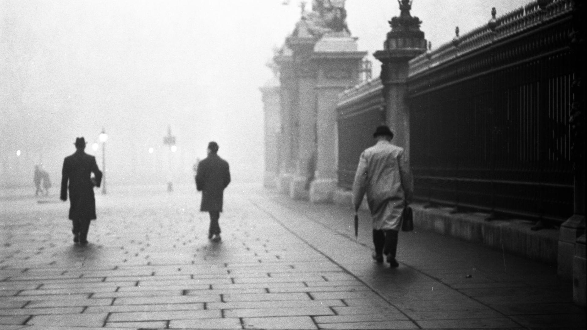 Das Foto entstand in London vor 52 Jahren in der Altstadt. London im Nebel. Foto: Klaus Rose Das Foto entstand in London vor 52 Jahren in der Altstadt. London im Nebel. Foto: Klaus Rose