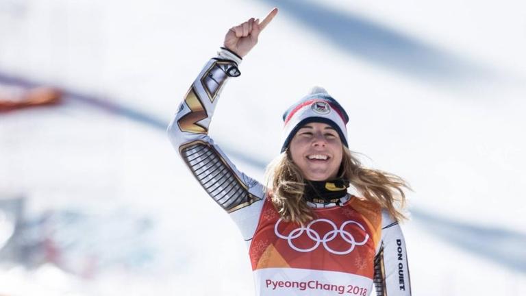 Ester Ledecka ist Olympiasiegerin im Super G. Ester Ledecka ist Olympiasiegerin im Super G.