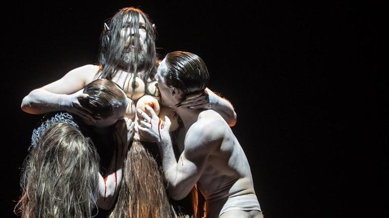 Thomas Niehaus, Nicki von Tempelhoff und Pascal Houdus (v.li.) im Stück "Rom" in der Regie von Stefan Bachmann am Thalia Theater Hamburg. Thomas Niehaus, Nicki von Tempelhoff und Pascal Houdus (v.li.) im Stück "Rom" in der Regie von Stefan Bachmann am Thalia Theater Hamburg.