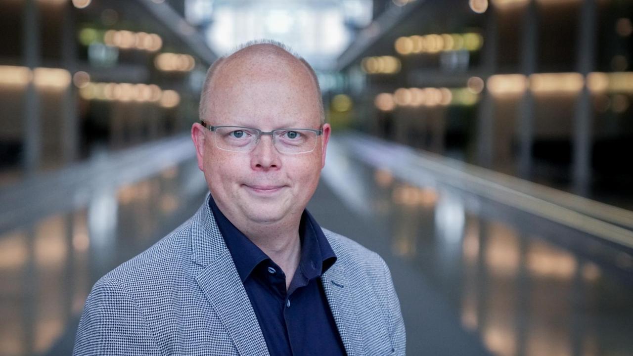 Stefan Seidler vom Südschleswigschen Wählerverband (SSW) steht im Paul-Löbe-Haus. Stefan Seidler vom Südschleswigschen Wählerverband (SSW) steht im Paul-Löbe-Haus.