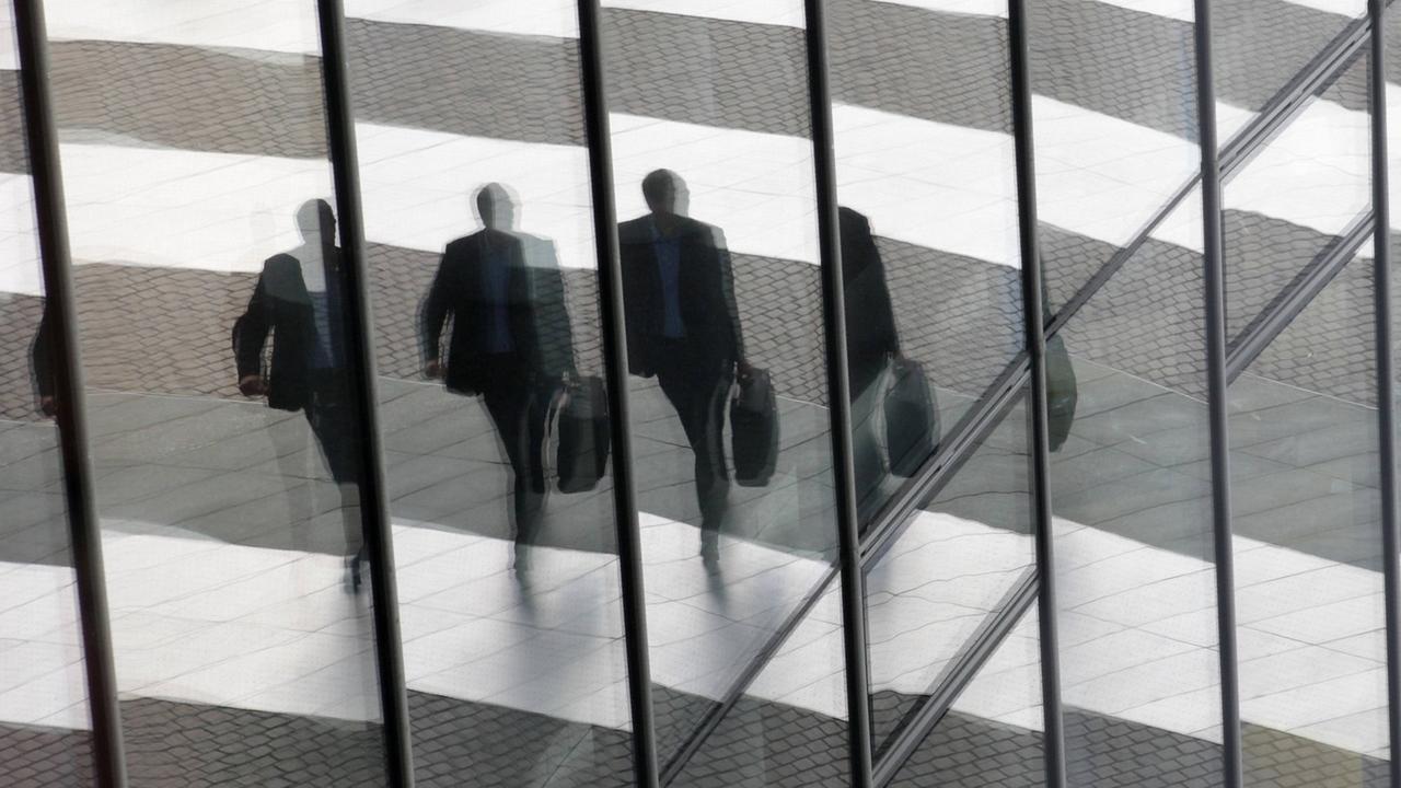 Die Silhouette eines Mannes. Die Silhouette eines Mannes.
