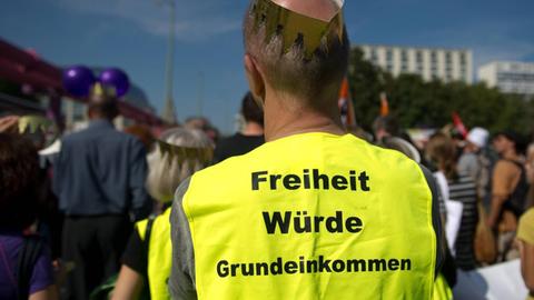 Demo für ein bedingungsloses Grundeinkommen in Berlin 2013