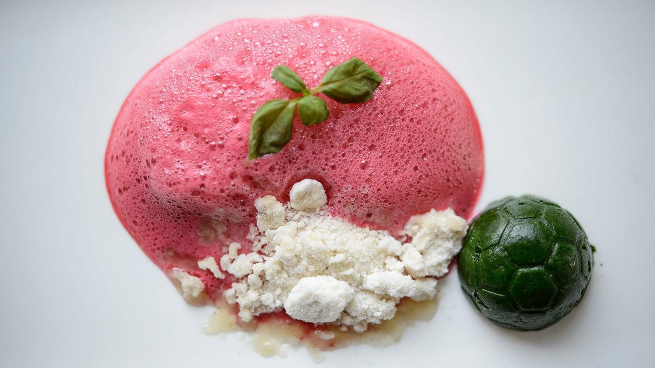 Molekularküche: Kirschschaum mit Banane und Spinat Molekularküche: Kirschschaum mit Banane und Spinat