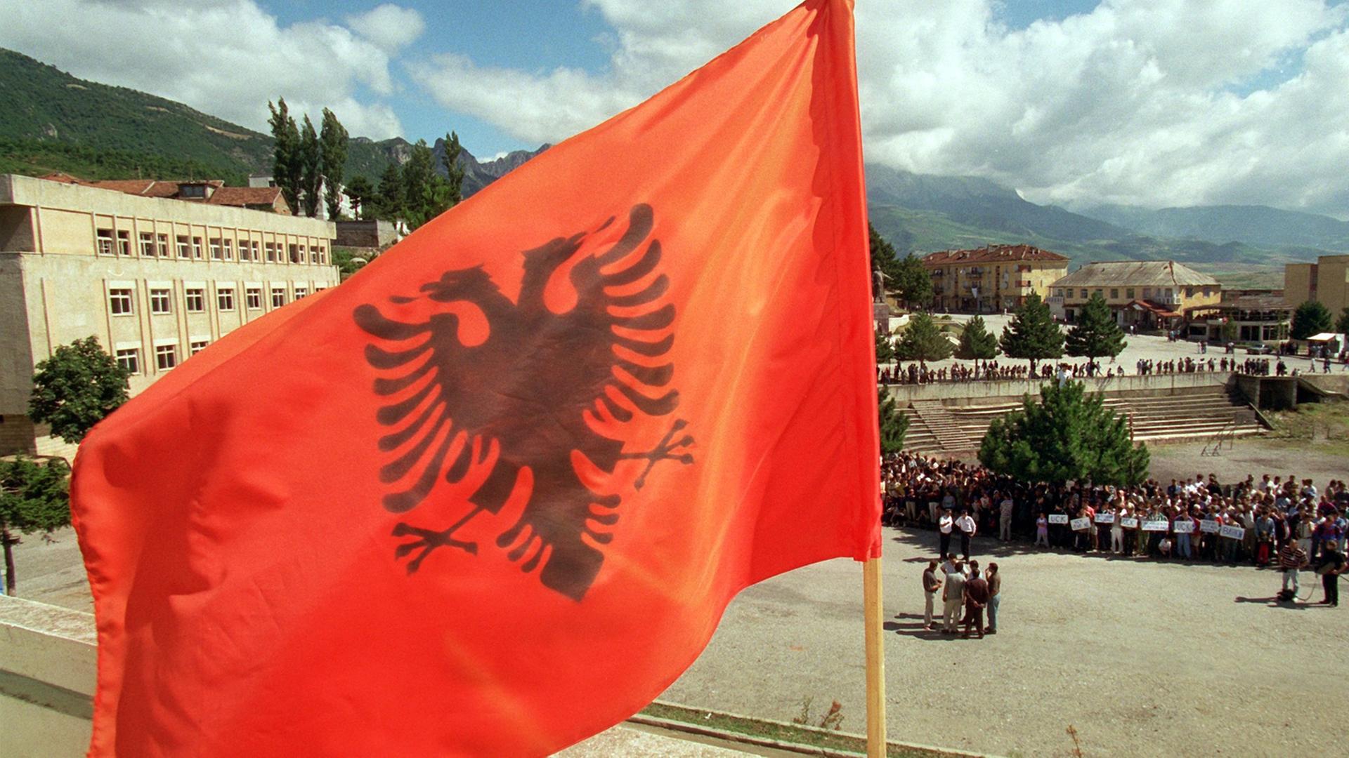Die Flagge von Albanien Die Flagge von Albanien