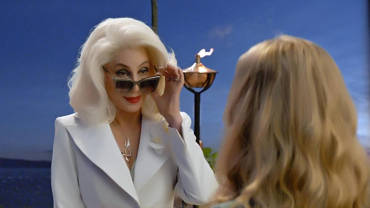 Cher in "Mamma Mia! Here We Go Again" als Ruby Sheridan. Cher in "Mamma Mia! Here We Go Again" als Ruby Sheridan.