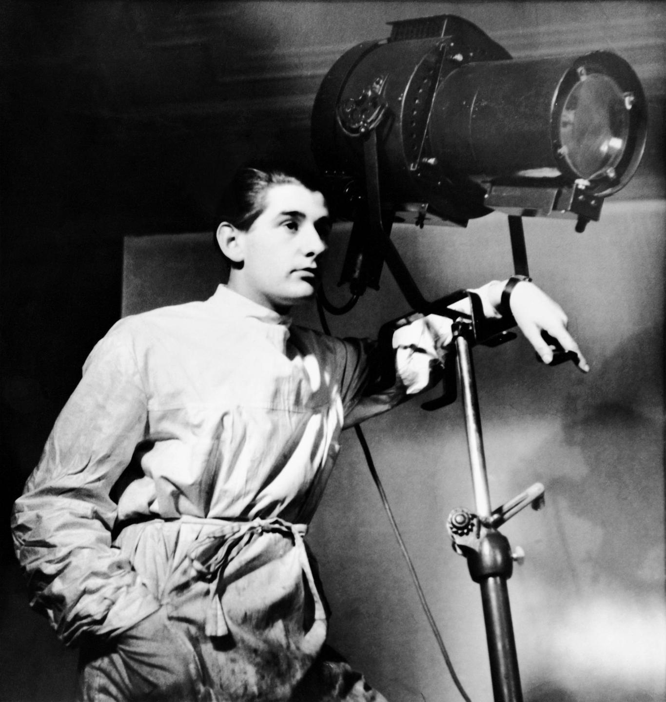 Selbstporträt in Yvas Studio, 1930er Jahre. Selbstporträt in Yvas Studio, 1930er Jahre.