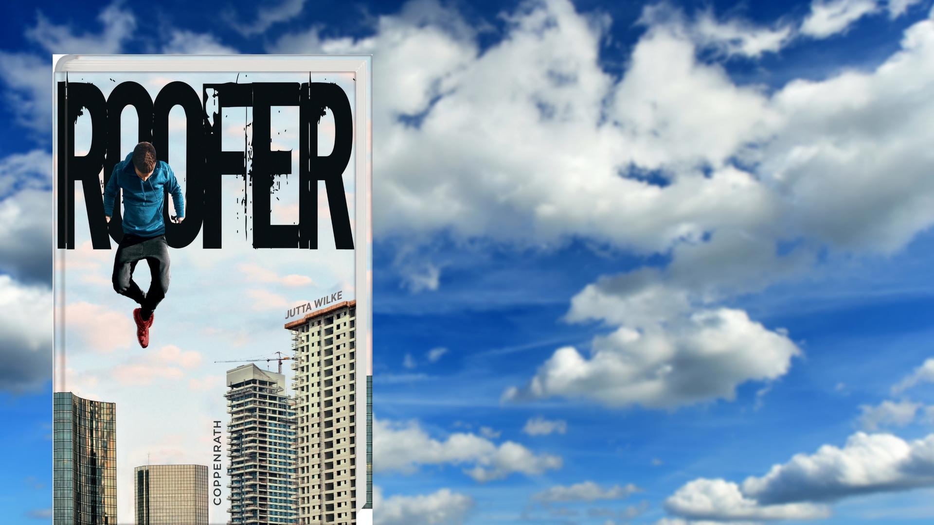 Cover Jutta Wilke "Roofer" vor einem blauen Wolkenhimmel Cover Jutta Wilke "Roofer" vor einem blauen Wolkenhimmel