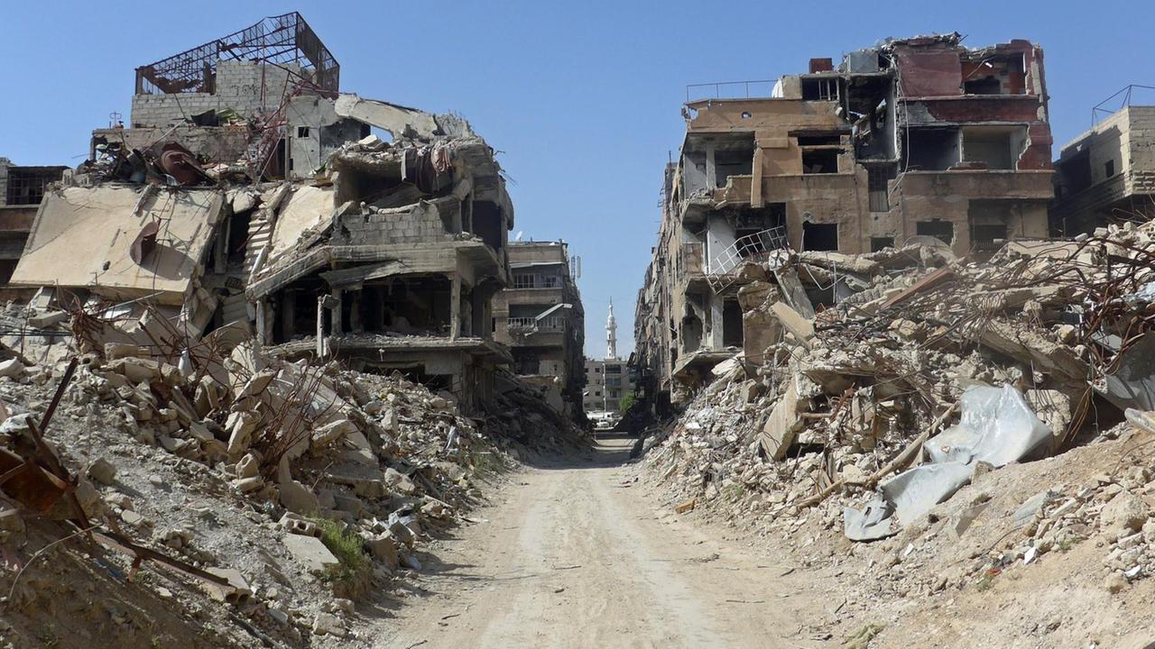 Das zerstörte und bis Mai umkämpfte Viertel Yarmouk am Rand von Damaskus Das zerstörte und bis Mai umkämpfte Viertel Yarmouk am Rand von Damaskus