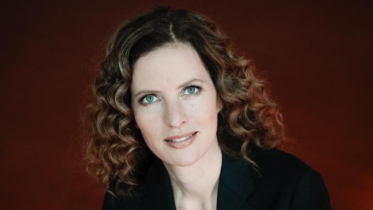 Die Oboistin und Schalmei-Spielerin Katharina Bäuml Die Oboistin und Schalmei-Spielerin Katharina Bäuml