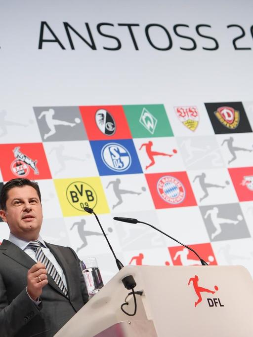 Christian Seifert, Vorsitzender der Geschäftsführung der Deutschen Fußball Liga (DFL), spricht am 16.01.2018 auf dem DFL-Neujahrsempfang in Frankfurt am Main (Hessen). Foto: Arne Dedert/dpa | Verwendung weltweit
