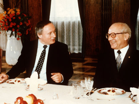 Hatten die gleichen saarländischen Wurzeln: Oskar Lafontaine (links) und Erich Honecker Hatten die gleichen saarländischen Wurzeln: Oskar Lafontaine (links) und Erich Honecker