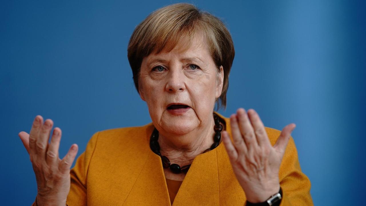 Berlin: Bundeskanzlerin Angela Merkel (CDU) gibt in der Bundespressekonferenz vor Hauptstadtjournalisten eine Pressekonferenz. Berlin: Bundeskanzlerin Angela Merkel (CDU) gibt in der Bundespressekonferenz vor Hauptstadtjournalisten eine Pressekonferenz.