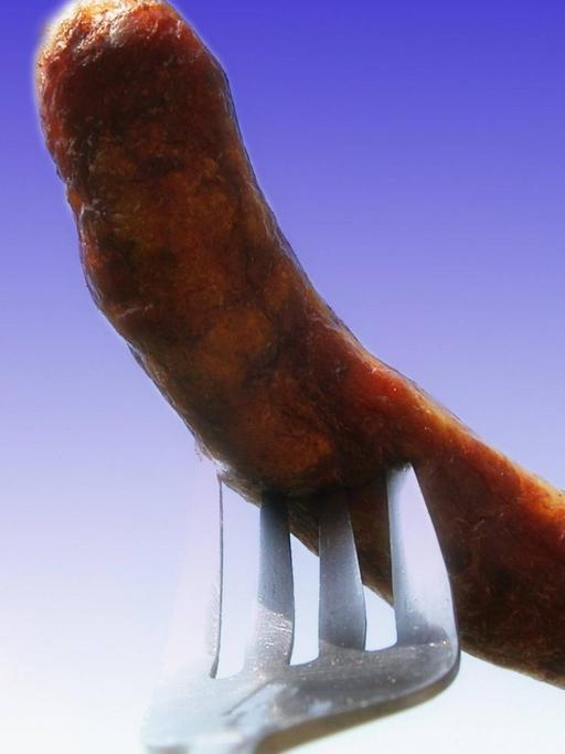 Bratwurst auf der Gabel
