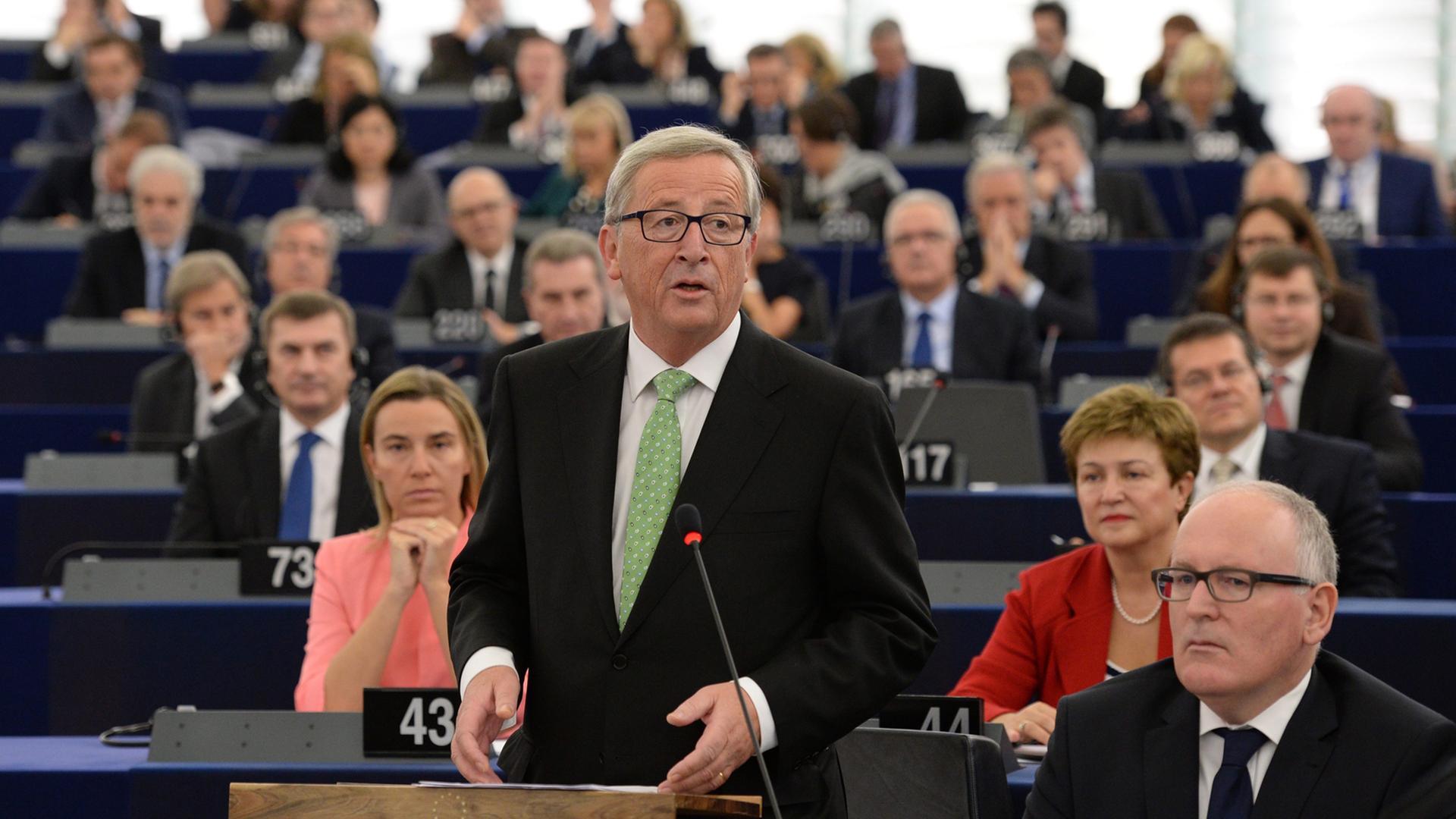 Der Luxemburger Jean-Claude Juncker bei der Vorstellung seiner Pläne und Kandidaten im Europaparlament. Der Luxemburger Jean-Claude Juncker bei der Vorstellung seiner Pläne und Kandidaten im Europaparlament.