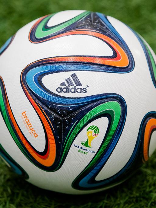 Der offizielle WM-Spielball "Brazuca"