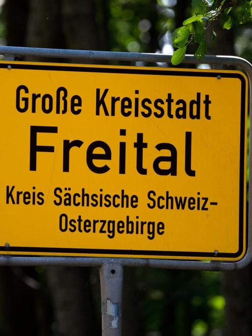 Ortseingangsschild der Großen Kreisstadt Freital in Sachsen.