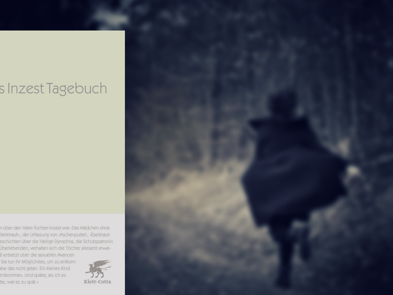 Im Vordergrund das Buchcover von "Das Inzest-Tagebuch", im Hintergrund das Foto einer jungen Frau, die durch einen Wald läuft.