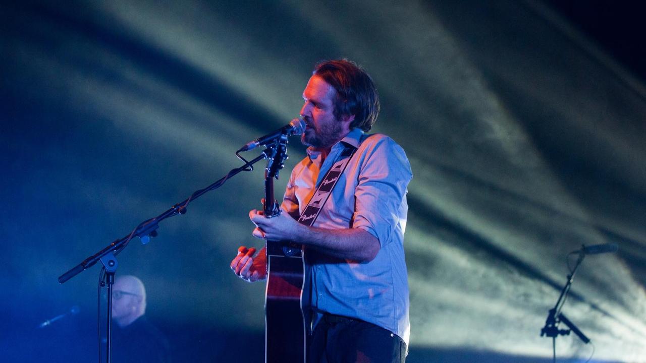 Gisbert zu Knyphausen 2018 auf einem Konzert in Berlin. Gisbert zu Knyphausen 2018 auf einem Konzert in Berlin.