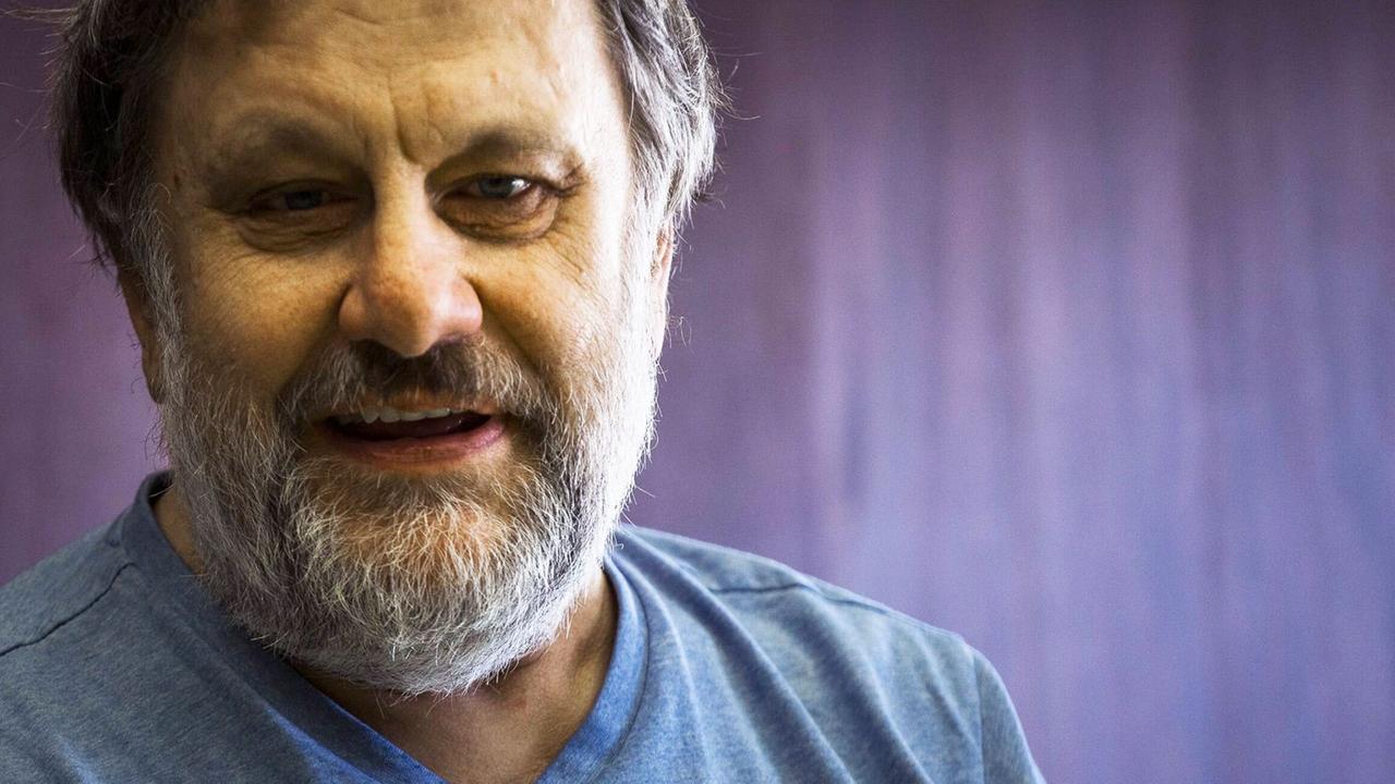 Der slowenische Philosoph Slavoj Zizek auf einer Pressekonferenz, bevor er im Madrider Museum Reine Sofia eine Rede über Tod und Wiederauferstehen des Faschismus hält. Der slowenische Philosoph Slavoj Zizek auf einer Pressekonferenz, bevor er im Madrider Museum Reine Sofia eine Rede über Tod und Wiederauferstehen des Faschismus hält.