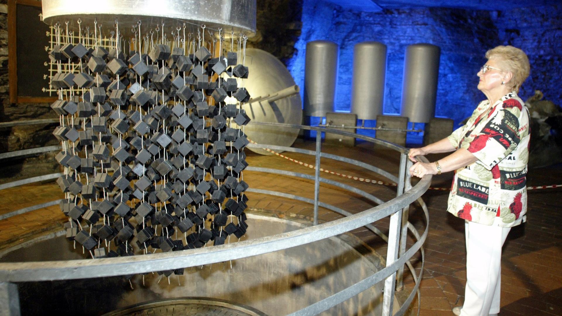 Uranwürfel im Nachbau des Atomkellers von Haigerloch Uranwürfel im Nachbau des Atomkellers von Haigerloch