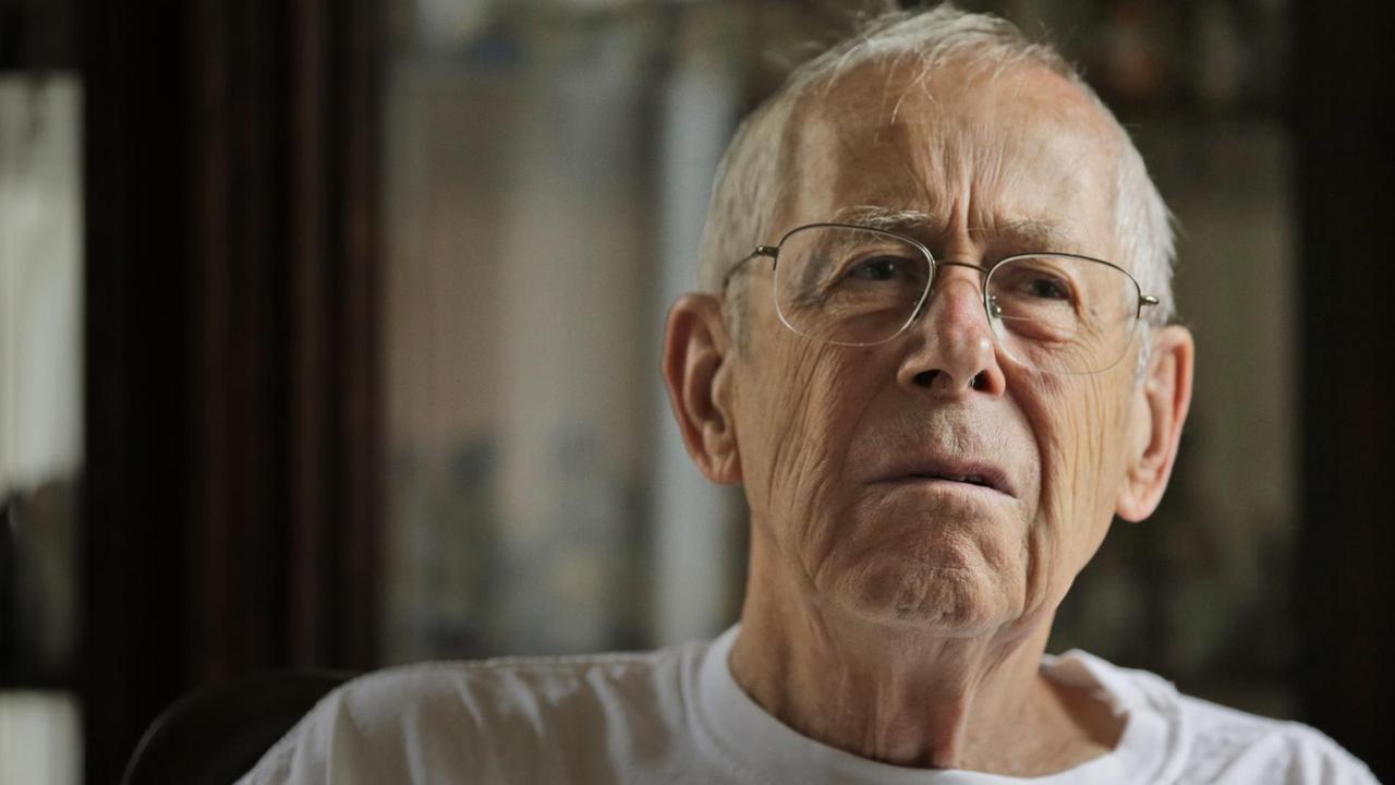 Physiker James Peebles in einem Interview am Tag der Nobelpreisvergabe bei sich zu Hause in Princeton, N.J. Physiker James Peebles in einem Interview am Tag der Nobelpreisvergabe bei sich zu Hause in Princeton, N.J.