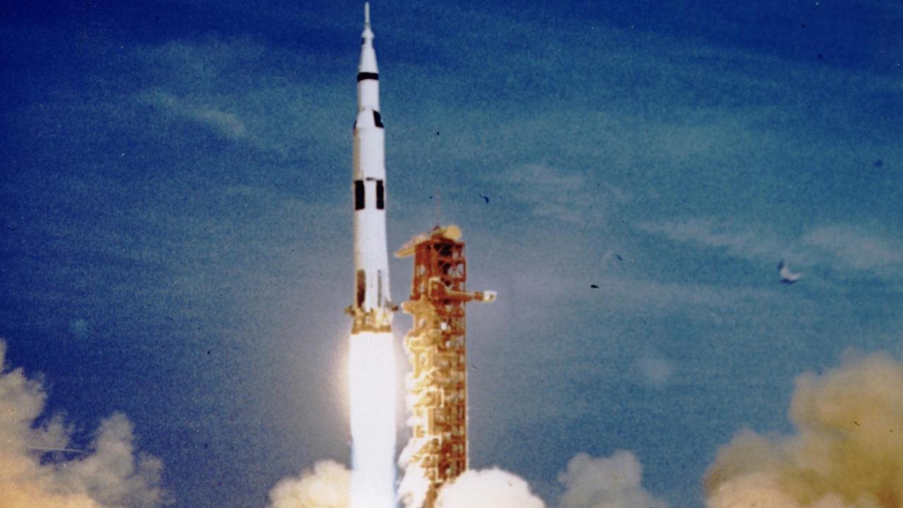 Die Rakete der Apollo 11-Mission bei ihrem Start am 16. Juli 1969 in Cape Canaveral Die Rakete der Apollo 11-Mission bei ihrem Start am 16. Juli 1969 in Cape Canaveral