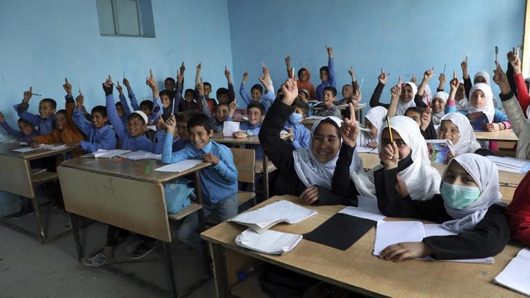 Blick in einen Klassenraum in Kabul (Afghanistan), aufgenommen am 27.03.2021