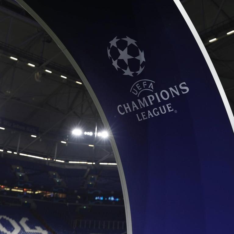 Blick ins Stadion beim Spiel Schalke 04 - Manchester City