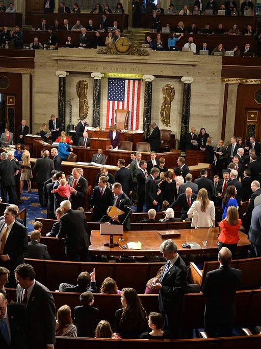 Die Senatoren des Repräsentantenhauses treffen zur ersten Sitzung des US-Kongresses im Capitol in Washington ein.