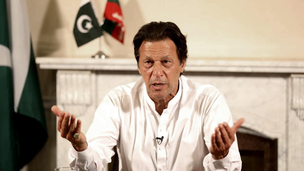 Imran Khan von der PTI erklärte bereits am 26. Juli, dass er die Parlamentswahl in Pakistan gewonnen habe.