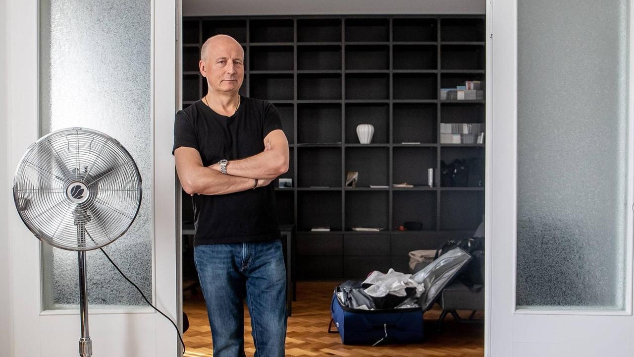 Wer frischen Wind in die Musik bringen will, lebt nicht selten aus dem Koffer: Der estnische Dirigent Paavo Järvi ist mit Franz Schmidts Musik seit langem vertraut Wer frischen Wind in die Musik bringen will, lebt nicht selten aus dem Koffer: Der estnische Dirigent Paavo Järvi ist mit Franz Schmidts Musik seit langem vertraut